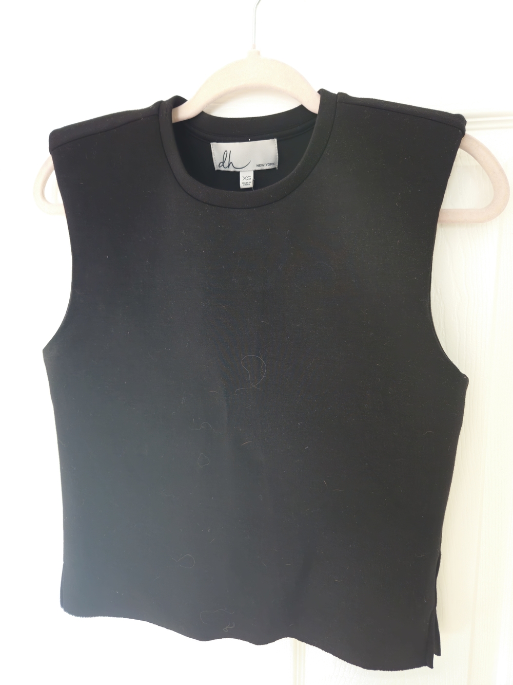 dh NEW YORK Black Sleeveless Padded-Shoulder Top